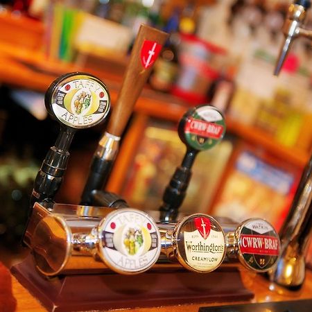 The Little Crown Inn Pontypool Ngoại thất bức ảnh