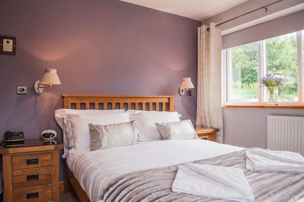 The Little Crown Inn Pontypool Phòng bức ảnh